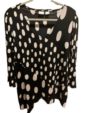 19. WOMENS CHICO’S TRAVELERS 3/XL DETAIL TOP